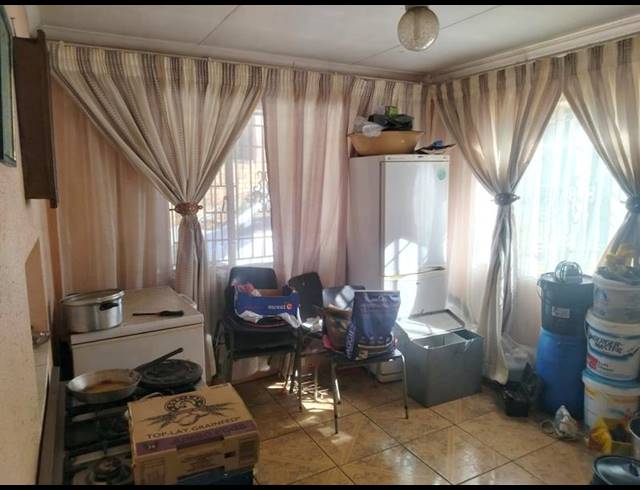 3 BEDROOM HOUSE FOR SALE IN LENASIA SOUTH